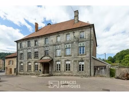 propriété du 18ème siècle à rénover : la pierre et le bois