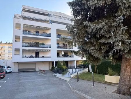 besancon  rare t1 bis terrasse /garage