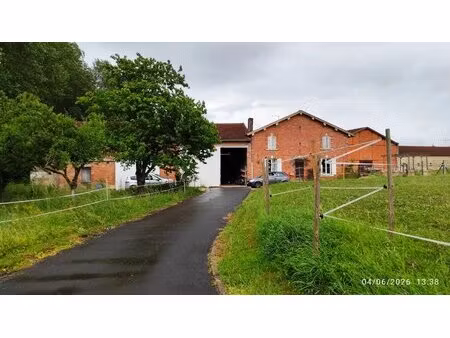 ancien moulin avec rivière