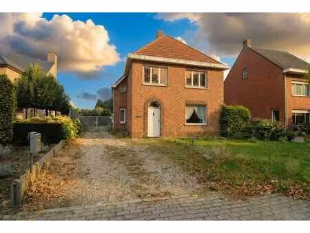 volledig te renoveren charmante woning op 1325 m²