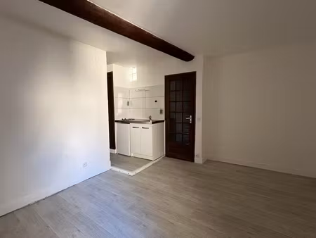 studio rénové de 27m2 dans le centre piéton de sommières