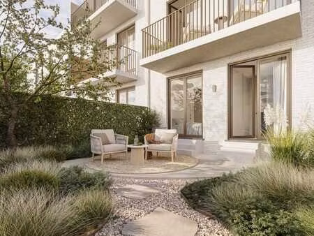 appartement neuf élégant avec jardin au centre de knokke