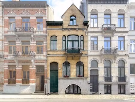 maison de maître à vendre avec jardin et 6 chambres   bruxelles (vbe47997)
