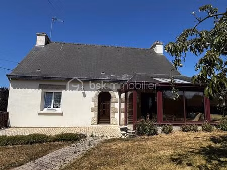 maison de campagne avec fort potentiel et dépendance en pierre sur plus de 1 hectare