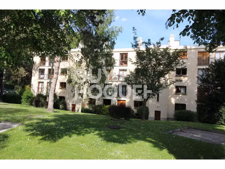 chaville rive droite? 4 pièces de 82 m²