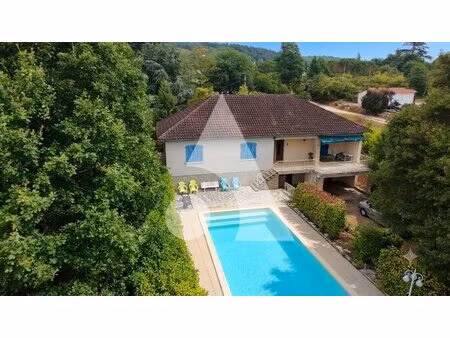 maison tour de faure 140m²  6 pièces  4 chambres.