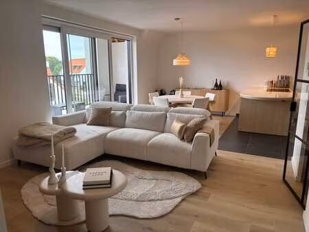 appartement aux finitions luxueuses  situé dans un quartier