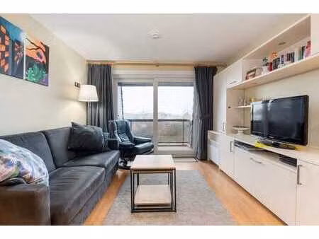 studio meuble modern avec coin a dormir a quelques pas de l