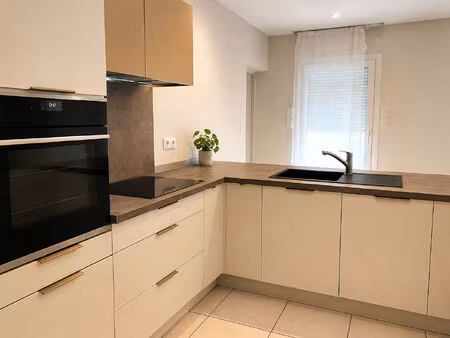 à découvrir sans tarder : charmante maison atypique de plain-pied ? 185 m² ? les auxons