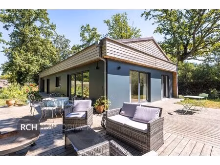 proche montfort-l'amaury - maison de plain-pied en bois nichée en coeur de forêt