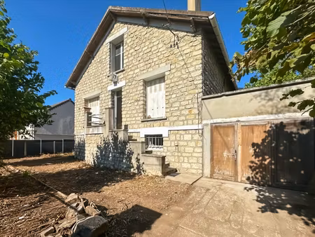 maison indépendante  secteur lac  proche centre-ville  sous-sol total   verrières-le-buiss