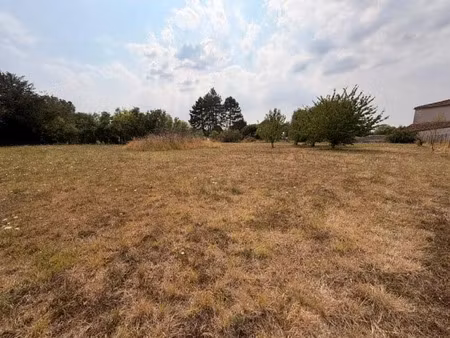 vente terrain 600 m² à celles (17520)  14 900 €