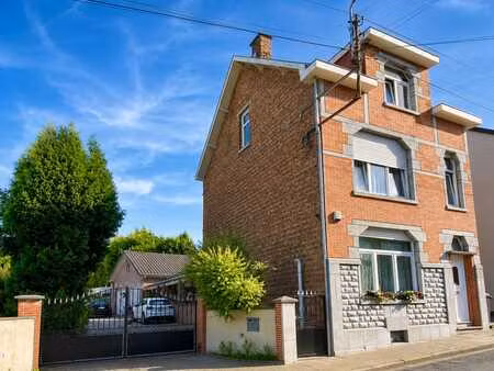 maison de maître 4 façades avec installations équestres