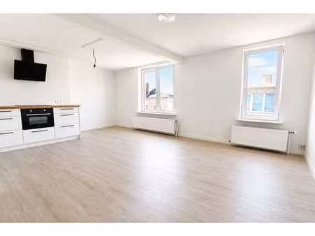 appartement rénové (70 m²) à proximité du grote markt