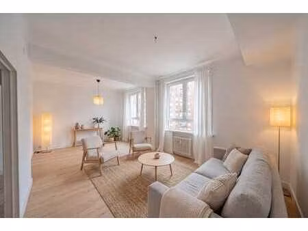 cinquantenaire - superb appartement 2ch rénové - 75m²