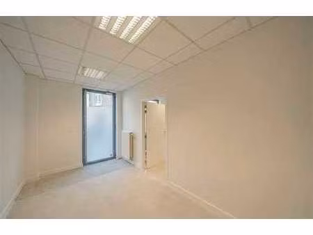 grand place - bureau lumineux 100% rénové