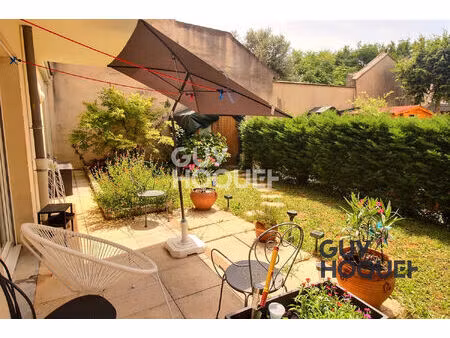 bel appartement 3 pièces de 63 m² avec jardin privatif