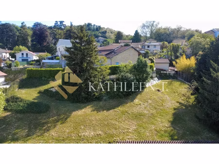 vente terrain 1558 m² à bourgoin-jallieu (38300)  199 000 €