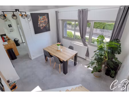 duplex contemporain  très lumineux et parfaitement agencé