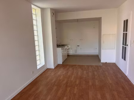 appartement maisons-laffitte 3 pièce(s) 38.29 - hyper centre - marché - terrasse-parking s