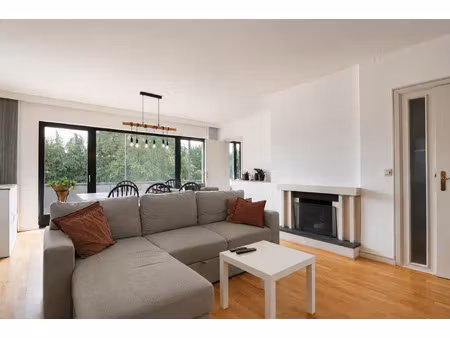 appartement à louer avec terrasse et 3 chambres   mont-saint-guibert (vbe48165)