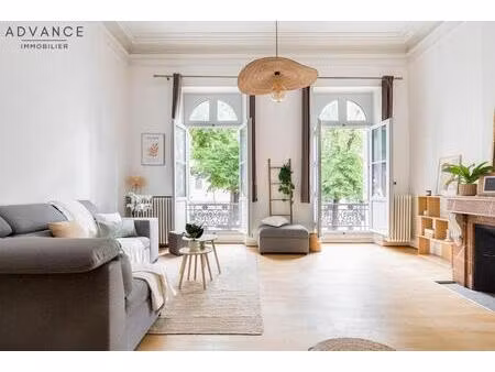 t4 de charme 114 m² - saint sernin  vue basilique