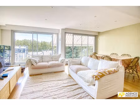 versailles montreuil / parc de mme elisabeth - appartement 4 pièces 110 m² carrez situé au