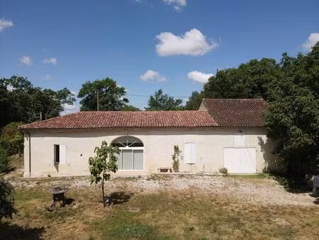 très rare - aux abords de la ville de vic-fezensac (2kms par un chemin sans passage)  mais