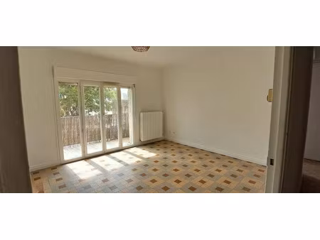 location appartement 3 pièces 62 m² à avignon (84000)  660 €