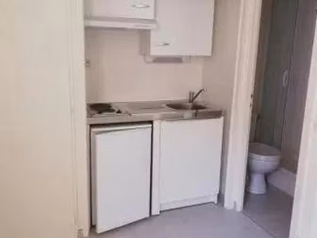 location appartement 1 pièce 15 m² à grenoble (38000)  420 €