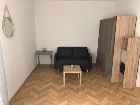 location meublée appartement 1 pièce 22 m² à montpellier (34000)  580 €