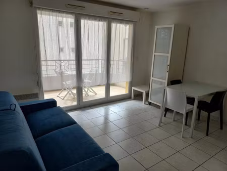 location meublée appartement 1 pièce 24 m² à nice (06000)  640 €