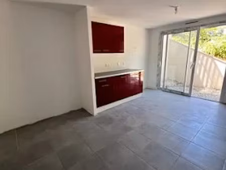 location meublée appartement 1 pièce 20 m² à rochefort-sur-loire (49190)  300 €