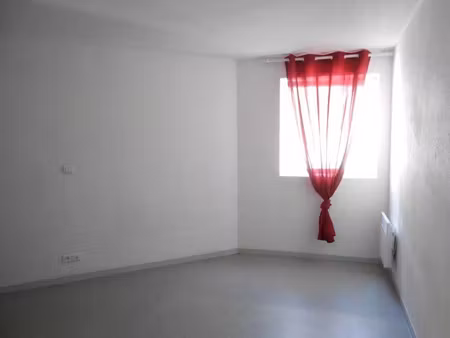 location appartement 1 pièce 17 m² à nantes (44000)  480 €