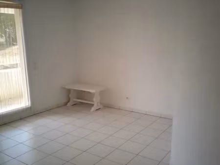 location appartement 2 pièces à blaye (33390)  518 €