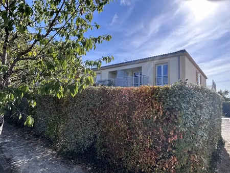 location appartement 2 pièces à saint-quentin-de-baron (33750)  500 €