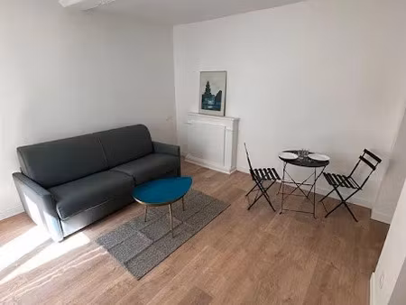 location meublée appartement 1 pièce 26 m² à angers (49000)  590 €