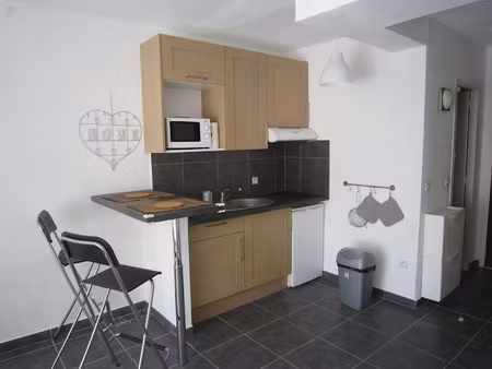 location meublée appartement 1 pièce 24 m² à montpellier (34000)  590 €
