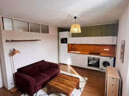 location meublée appartement 2 pièces 28 m² à nantes (44000)  630 €
