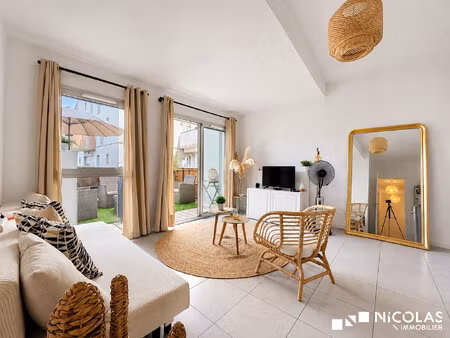t3 récent de 62 m² – terrasse  parking  piscine et ascenseur