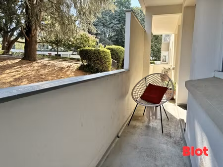 a vendre appartement t2  terrasse  stationnement et cave
