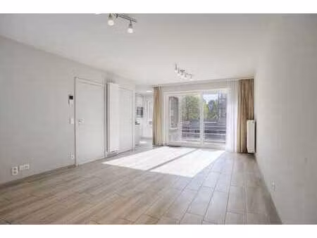 appartement de 2 chambres prêt à emménager dans le centre d'