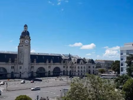 location meublée appartement 3 pièces 66 m² à la rochelle (17000)  1 200 €