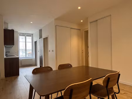 lyon 7 - t2 meublé de 50 m2