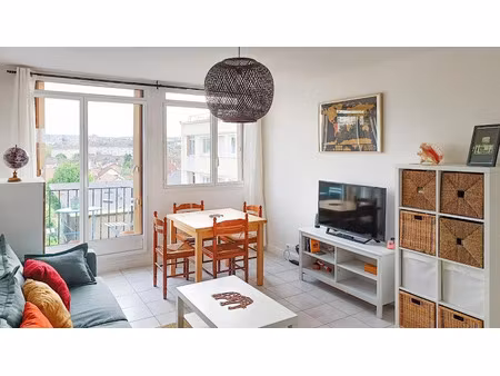 location meublée appartement 3 pièces 58 m² à poissy (78300)  1 200 €