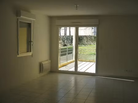 location appartement 4 pièces 89 m² à ales (30100)  786 €