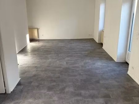 location appartement 3 pièces 70 m² à beaurepaire (38270)  710 €