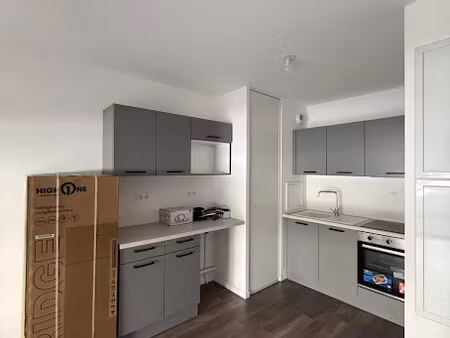 location meublée appartement 2 pièces 42 m² à beauvais (60000)  730 €