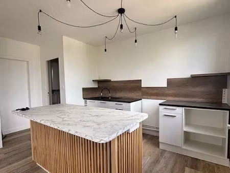 location meublée appartement 3 pièces 45 m² à nancy (54000)  750 €