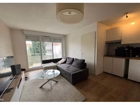 location meublée appartement 2 pièces 32 m² à toulouse (31000)  775 €